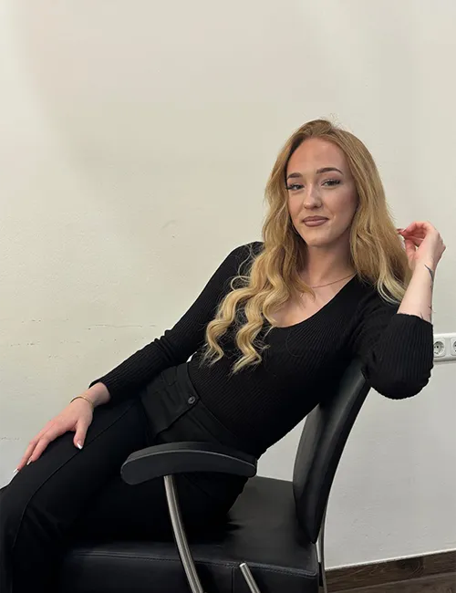 Vanessa bei Giovanni Friseure