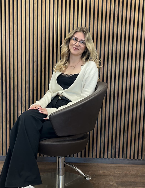 Coco bei Giovanni Friseure